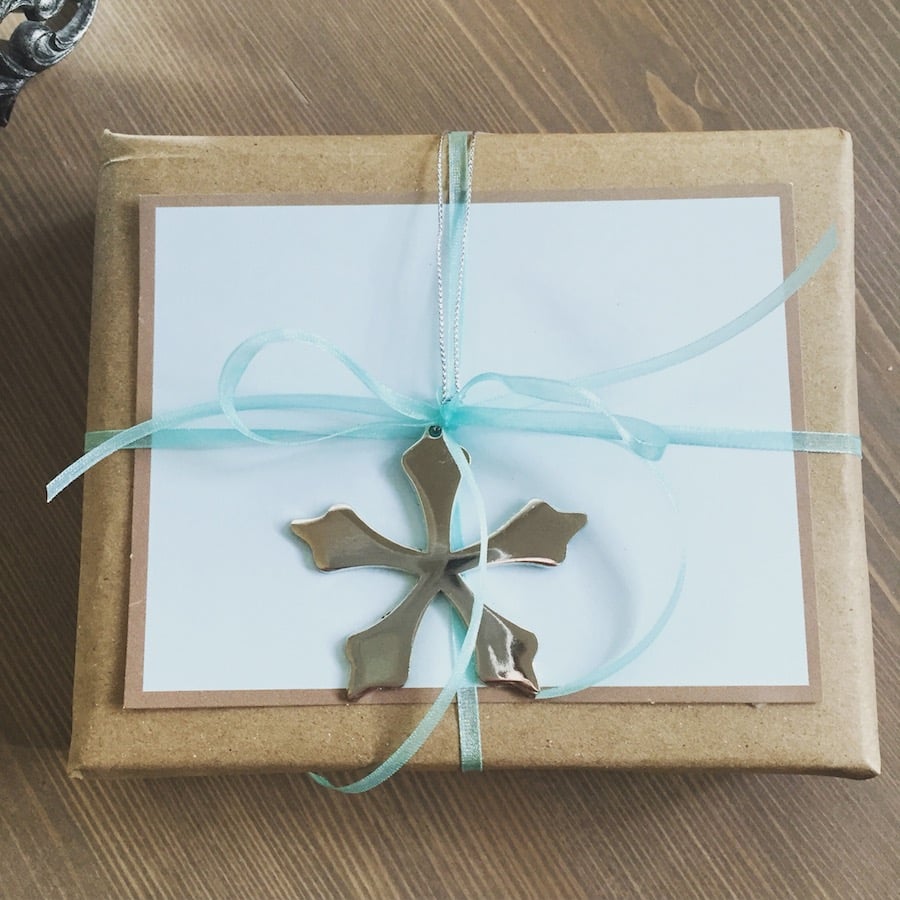 Modern Minimalist Eco-Friendly Gift Wrapping Ideas