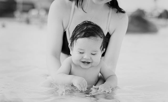 Rethinking “Sink or Swim” - The Gentle Parenting Guide to Swimming Lessons