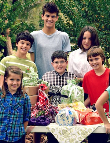 DIY Green Gift Wrapping with Kids