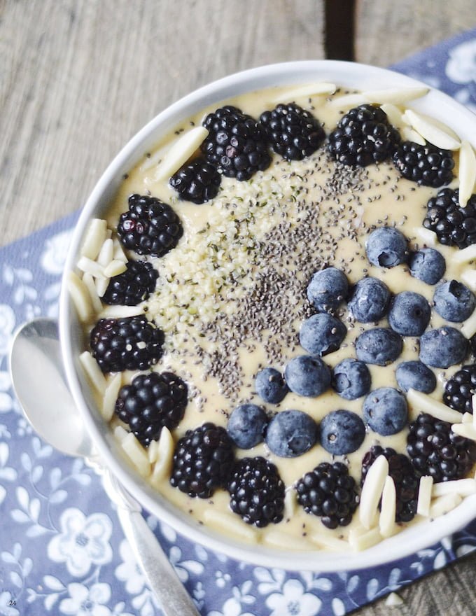 Everything’s Peachy: Peach, Banana & Berry Smoothie Bowl