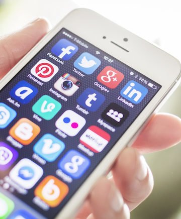 Social Media Guidelines to Discuss With Your Sitter