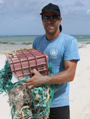 At every Jack Johnson concert, partners in his All At Once organization work locally to support sustainable food systems and find creative solutions to reduce plastic waste.