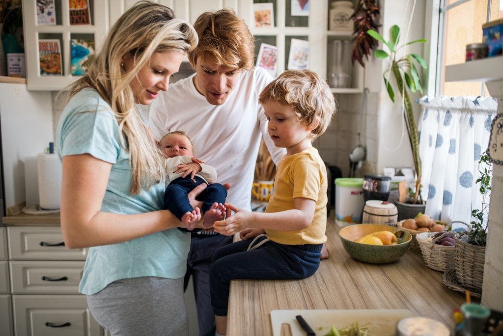 Daily Postpartum Guide for new mom with newborn