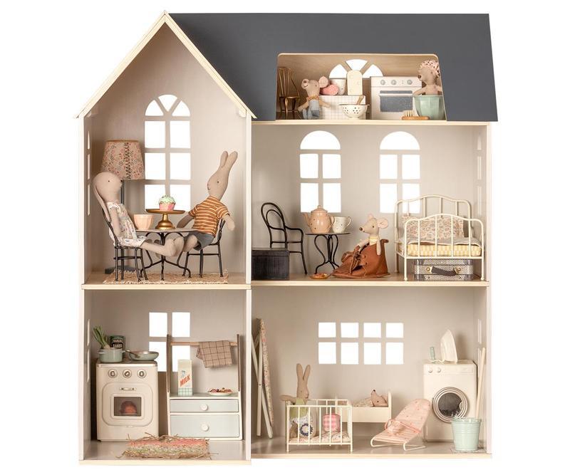 dollhouse gift for kids
