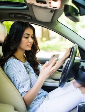 teen girl texting driving