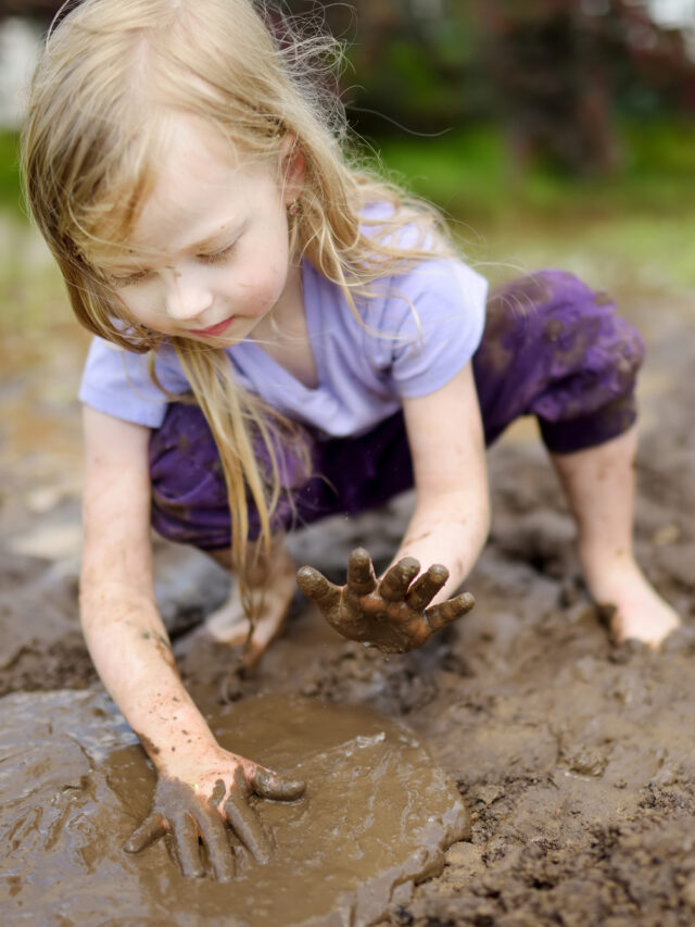 The Benefits of Mud Play for Kids + Ideas for a Mud Kitchen Story